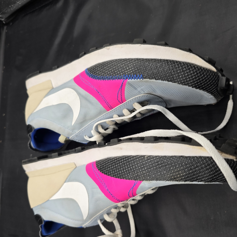 Nike Blue and Pink Athletic Shoes‎ with Modern Design